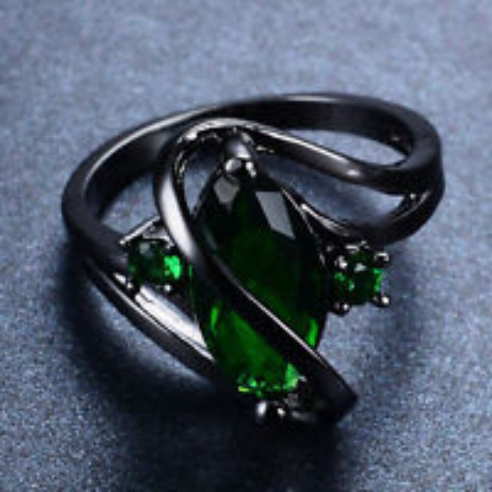 New - Green Quartz In Black Gold Filled Ring - Size 7